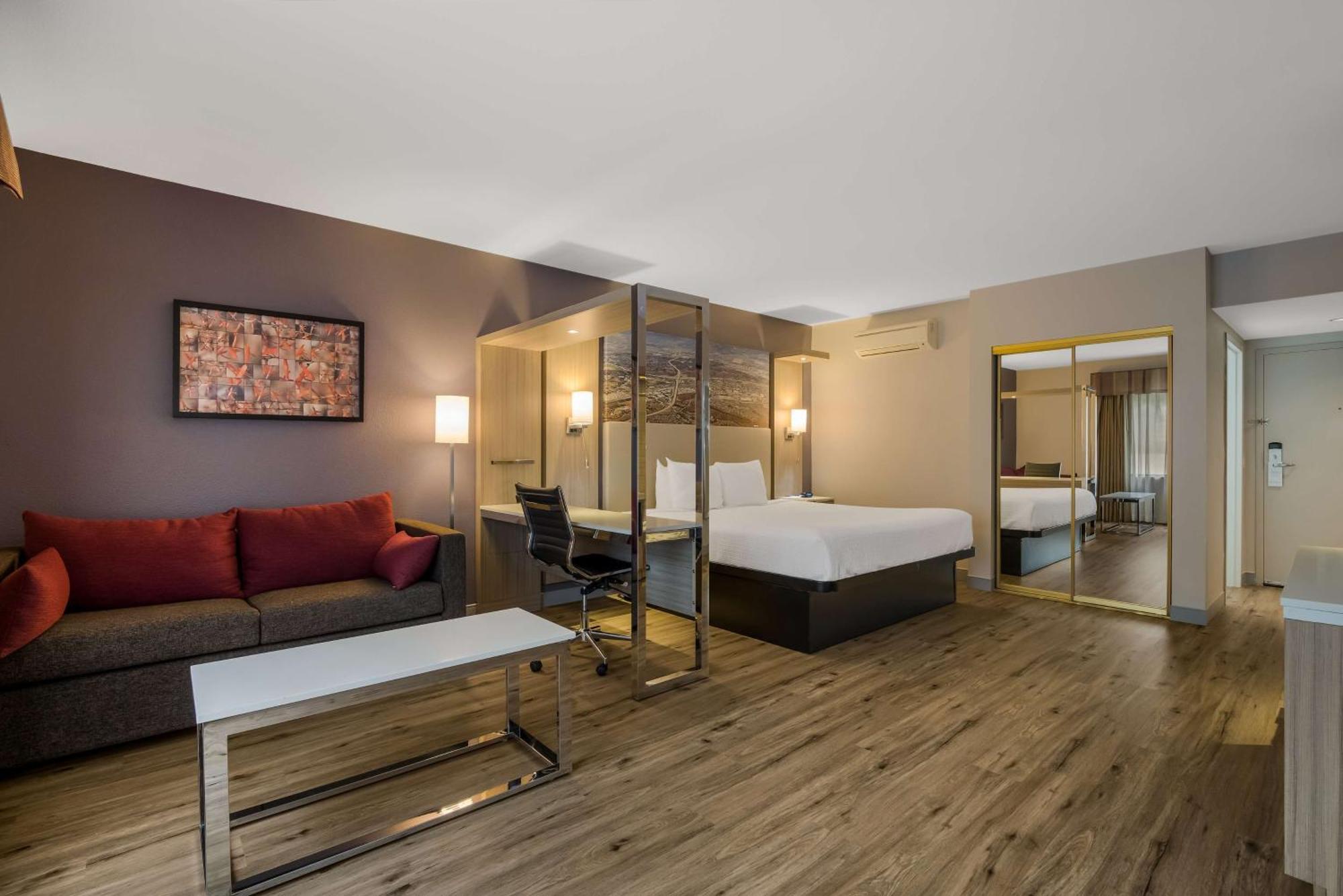 Best Western Diamond Bar Hotel & Suites Extérieur photo
